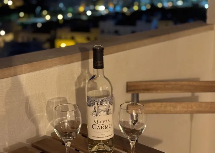 Cozy Sea View With Balcony & Access Apartamento